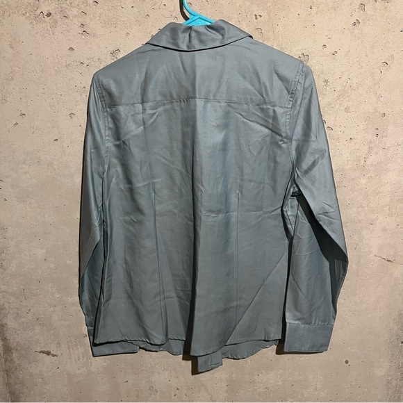 WinterSilks NWT Women’s Blouse Medium Blue Silk Blend Starburst Seam Work Wear - Picture 7 of 9